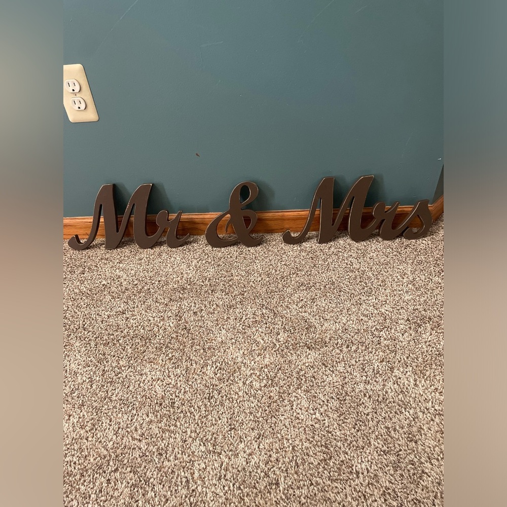 Mr & Mrs rustic wedding signs!